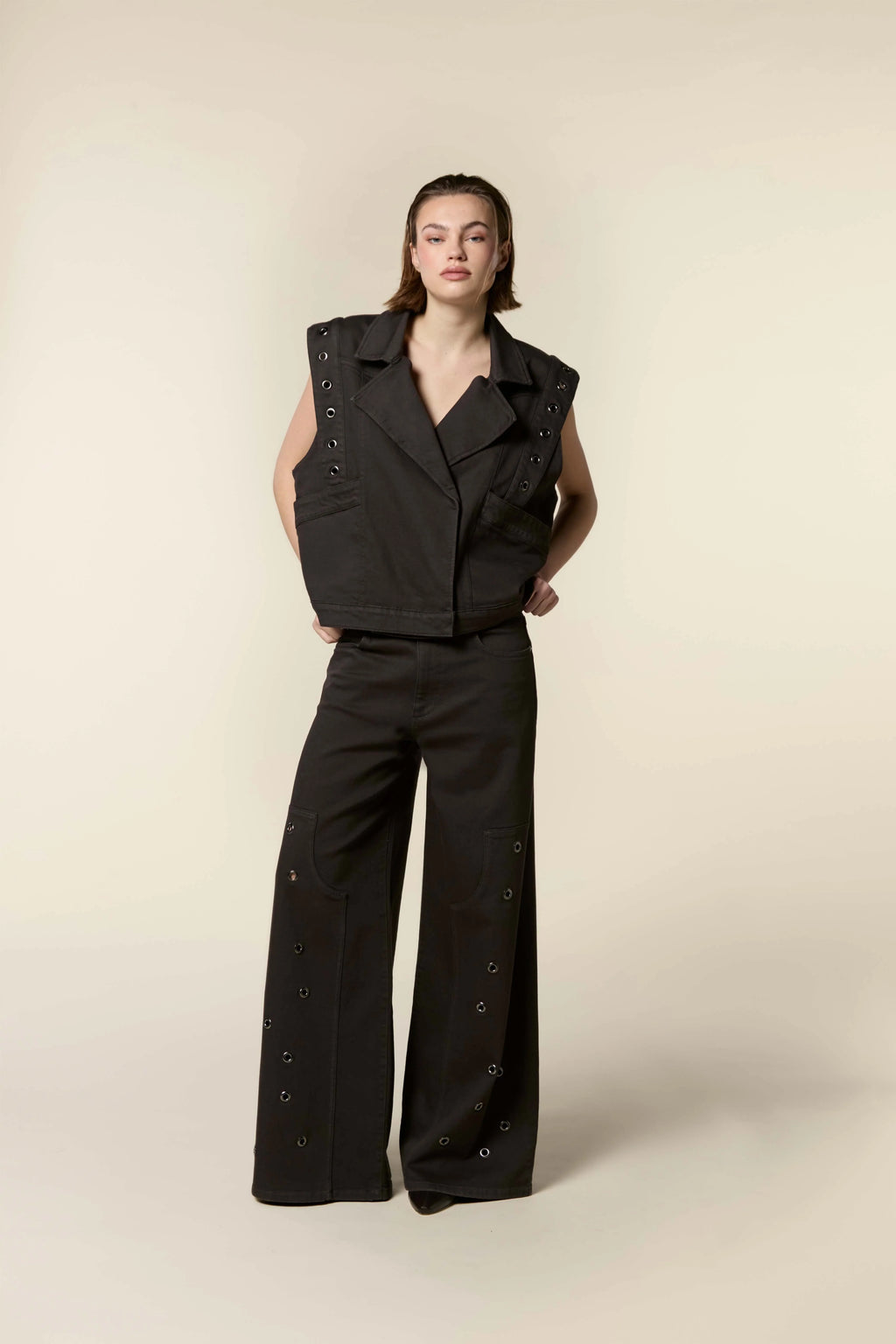 Homage Palazzo Big eyelets