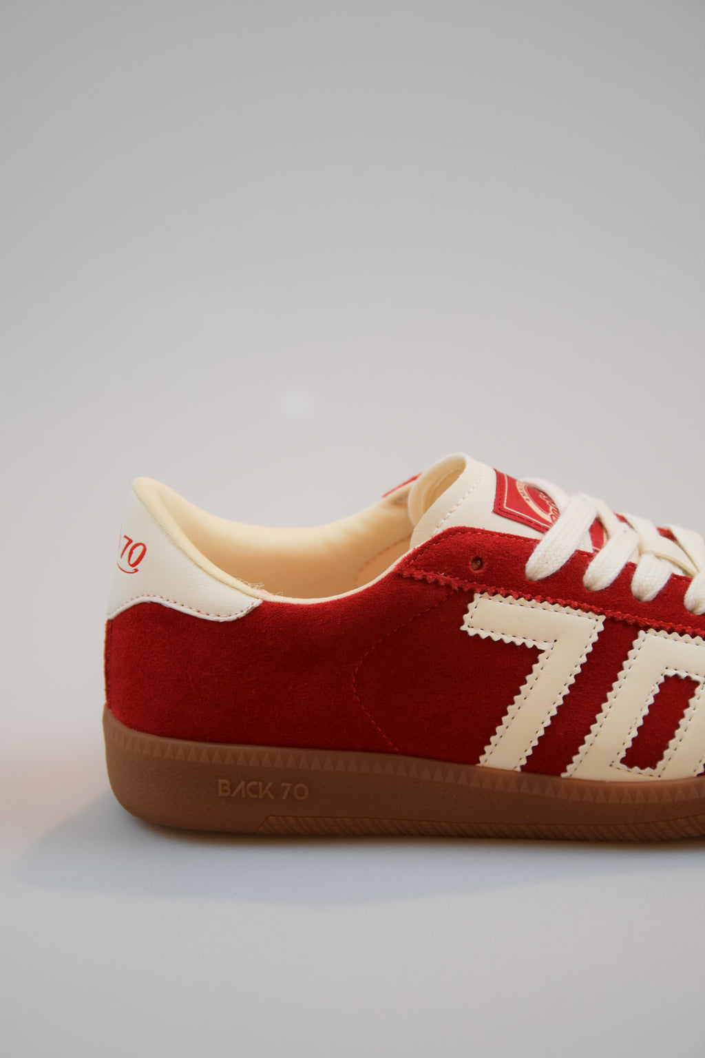 Back70 Shelly Suede Red