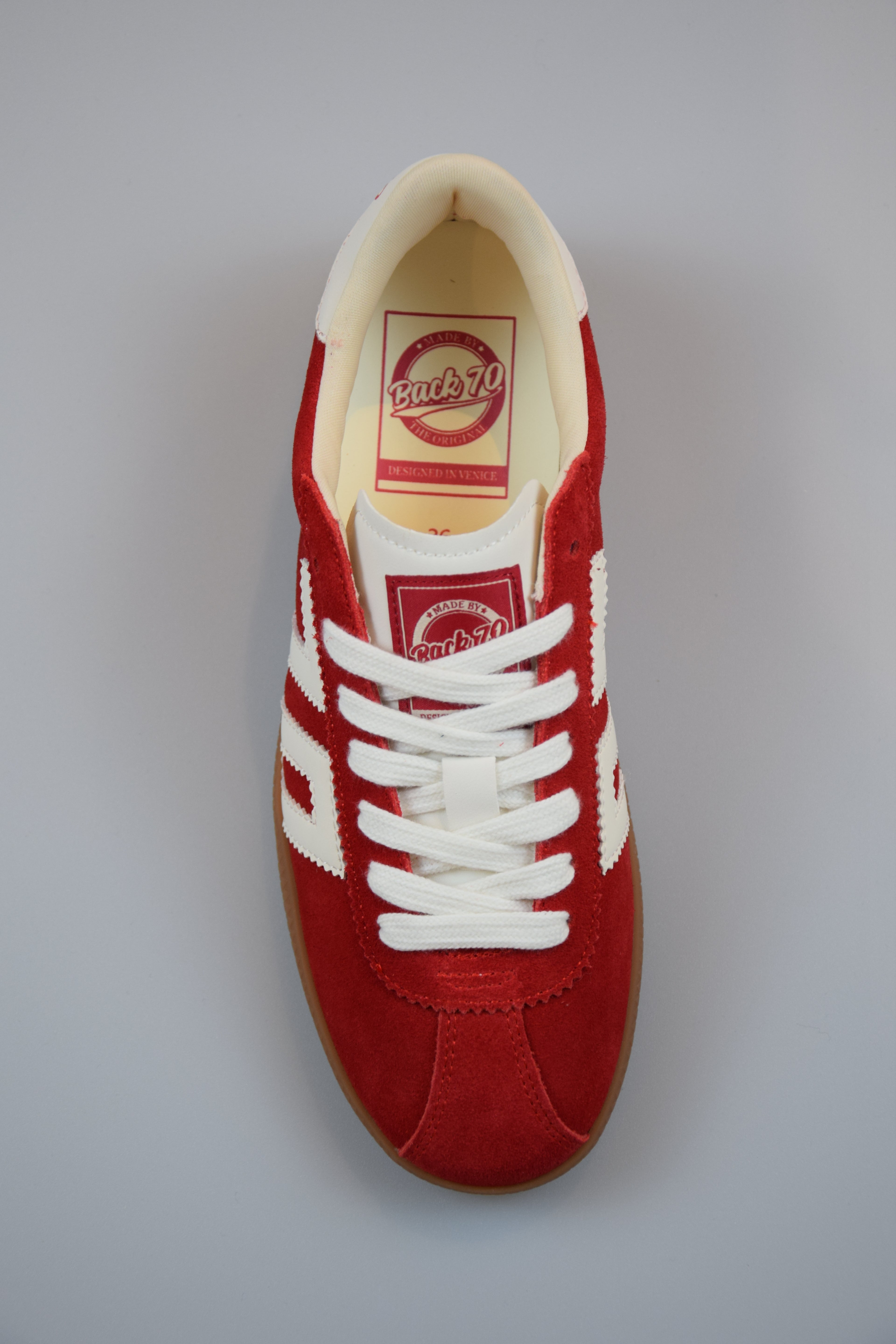 Back70 Shelly Suede Red