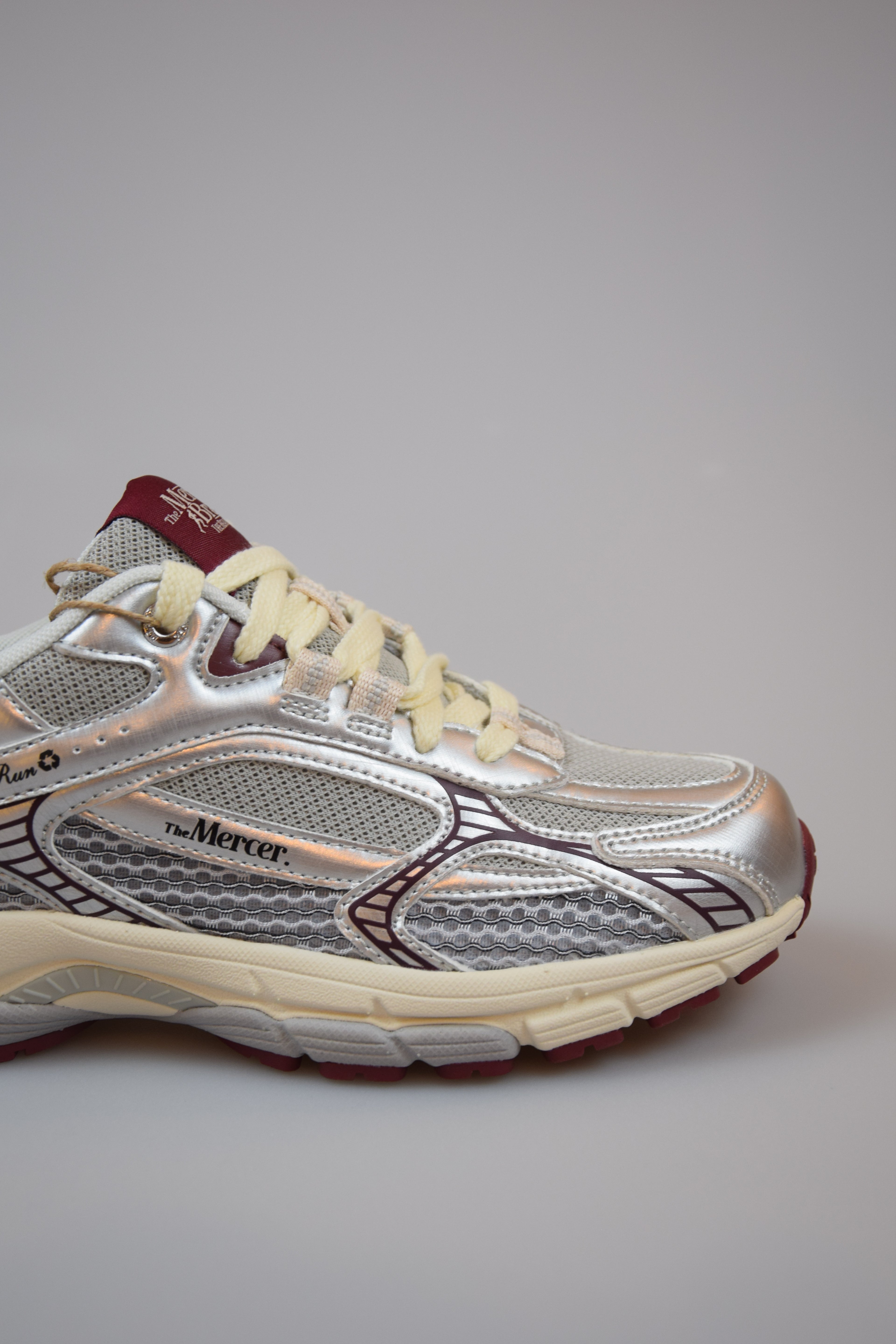 Mercer The re-run Twin mesh