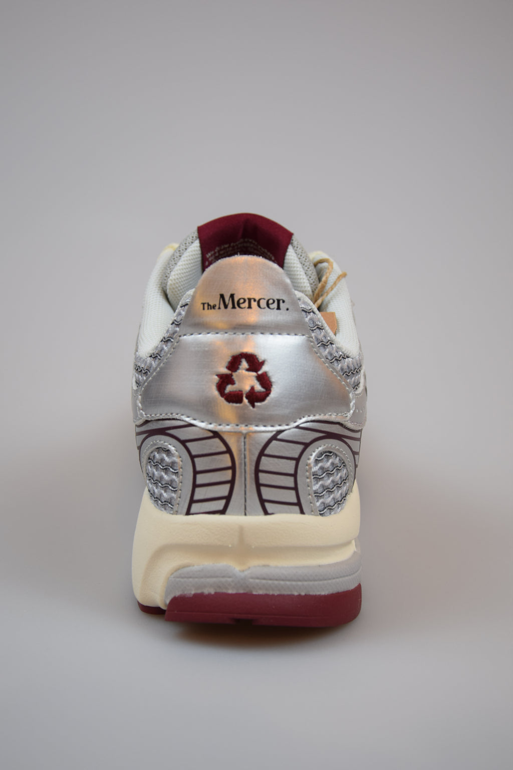 Mercer The re-run Twin mesh