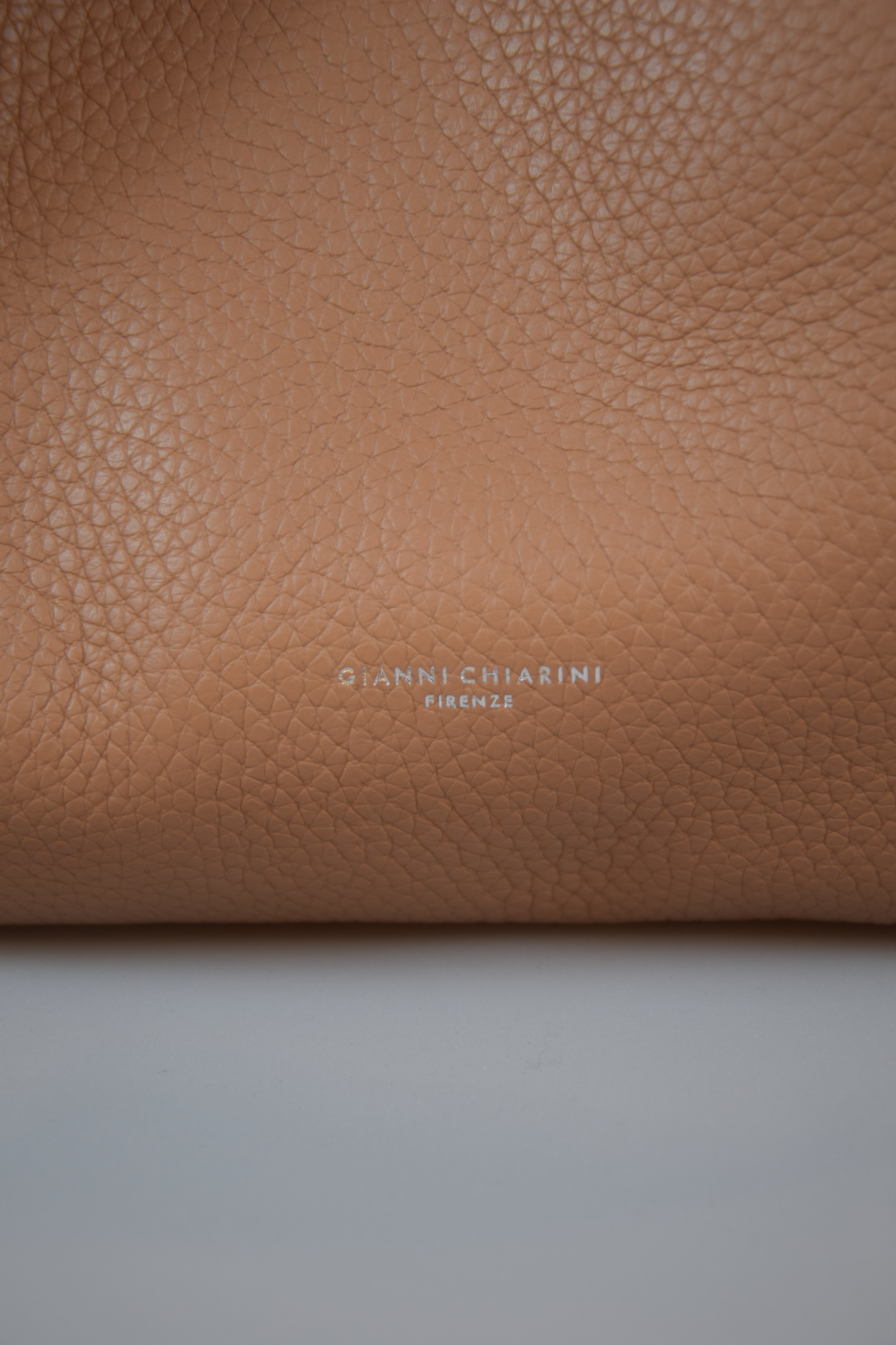 Gianni Chiarini Dua Clay