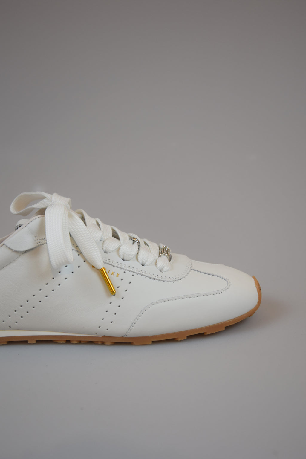 Nubikk Billy Lou White