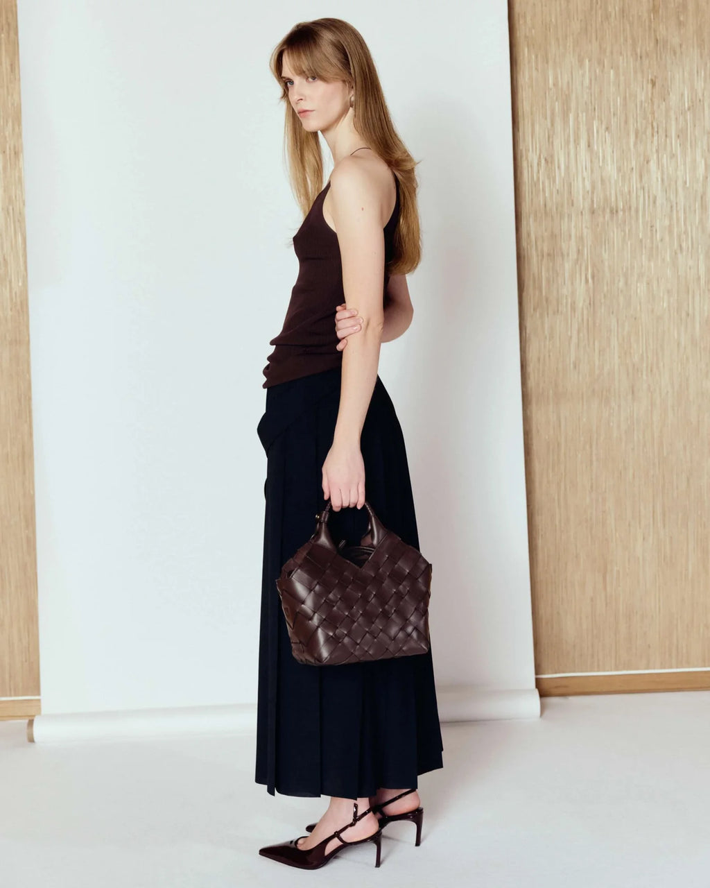 Calajade Misu Shoulder Umber